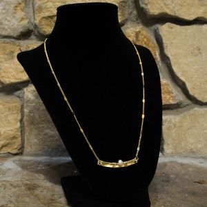 NWT Dainty Hammered metal with pink pearl Necklace